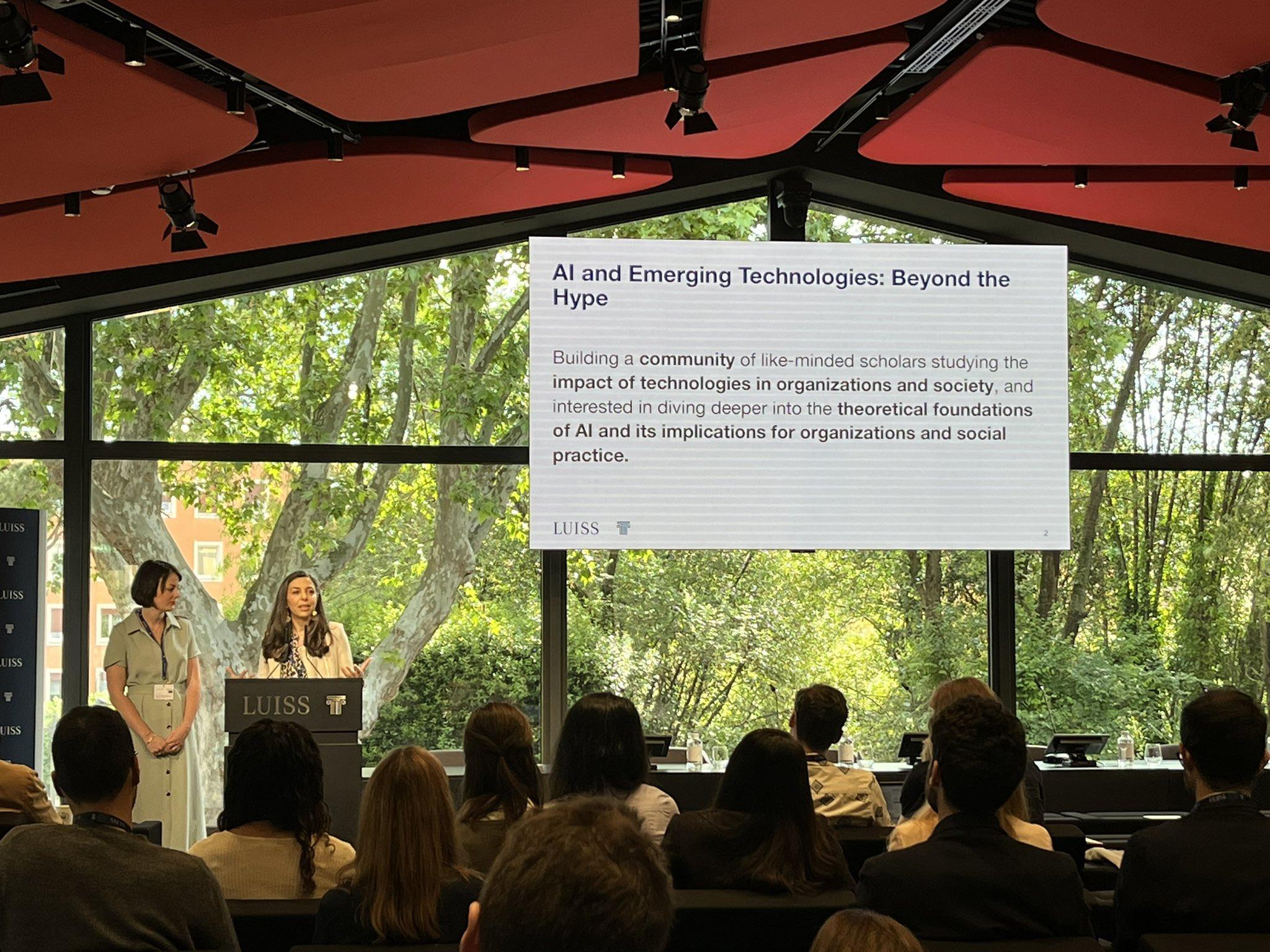 Cristina Alaimo and Lauren Waardenburg kick-off of the first edition of TheorizingAI