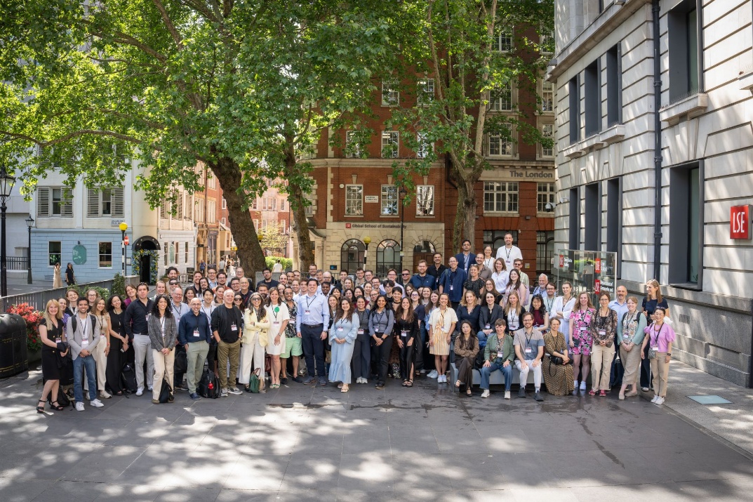 Group picture of TheorizingDAI 2026, LSE